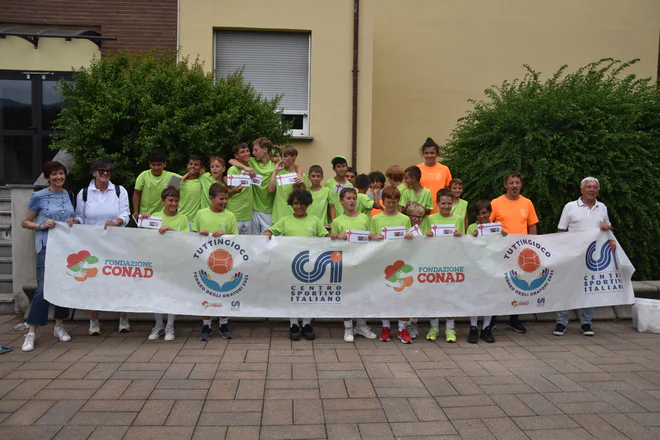 Bambini al torneo degli oratori 2023, organizzato da Fondazione Conad ETS